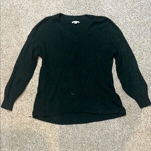 American Eagle Outfitters Dark Green V-Neck Sweater Knit Design